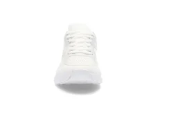 Lettvekt sneaker på kraftig såle
