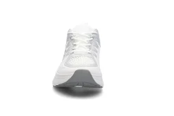Lettvekt sneaker på kraftig såle